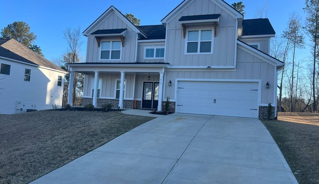 Charming & spacious 4 bedroom home. Masters Rental 19 min to Augusta Nationals