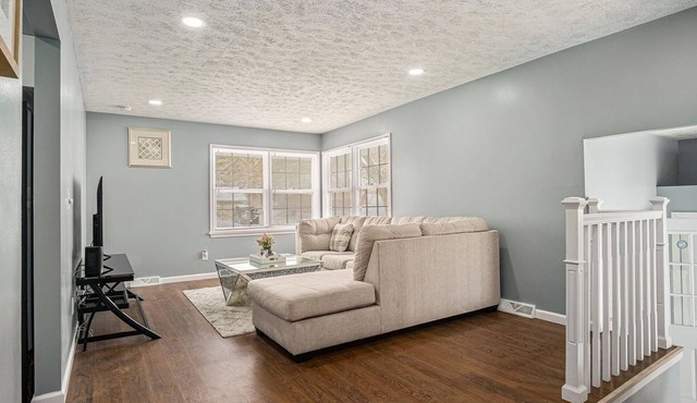 Charming & Spacious 5-Bedroom Centrally Located