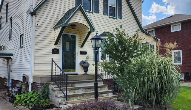 Charming Spacious & Affordable. Gem of Parma! Modern space superbly clean.