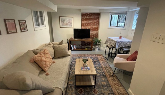 Charming & Spacious Apt in Historic Rowhouse