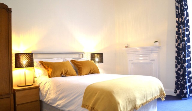 Charming Spacious Central Apartment