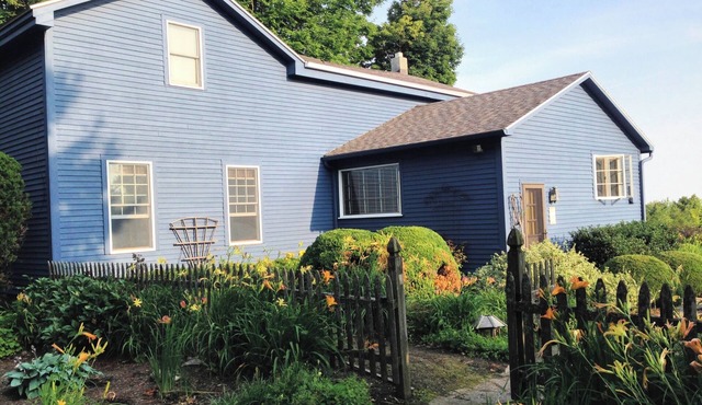 Charming, spacious farmhouse close to village, lake and wedding venues