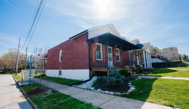 Charming Sparking Clean Renovated CityHouse 5mins Botanical Garden