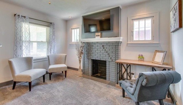 Charming Springfield Home 2 Mi to Downtown