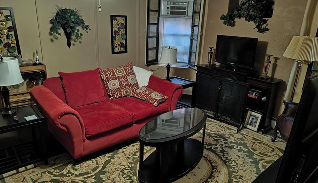 Charming St Anne's Hill apartment in vibrant Dayton