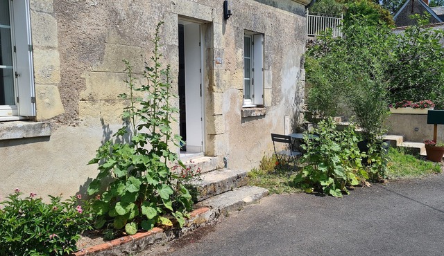 Charming stone house, 3*, quiet, close to amenities, Touraine Cottage