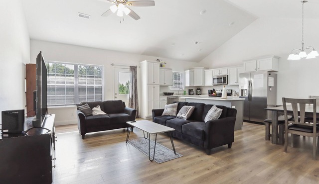 Charming St Robert Home Near Downtown Waynesville!