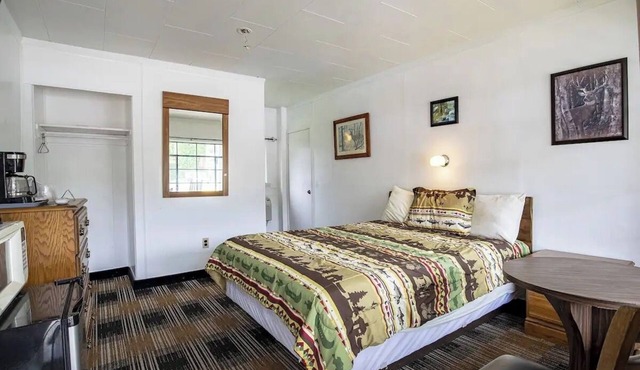 Charming Stay by the River – Perfect for Couples’ Escapes & Scenic Relaxation