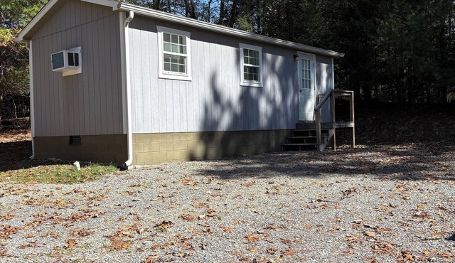 Charming Stay! Cabin #11: Peaceful Retreat in Jumping Branch, WV