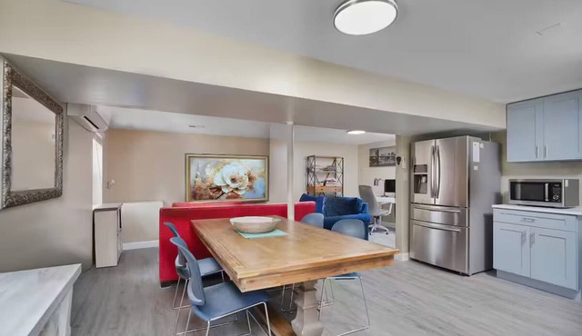 Charming Stay with Free Parking!