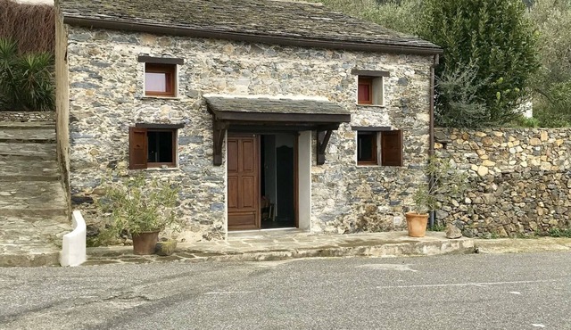 Charming stone Casuccia for rent in a typical Corsican village