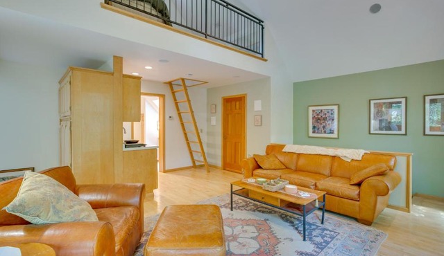 Charming Stockholm Abode in Walkable Location!