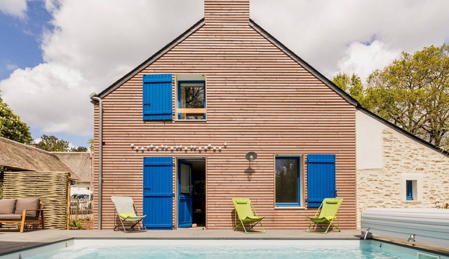 Charming Stone Cottage with Heated Pool, Private Garden, and Close to Beaches