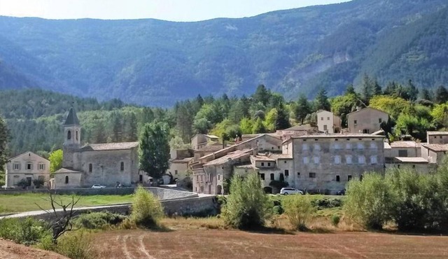 Charming stone cottage, Savoillans