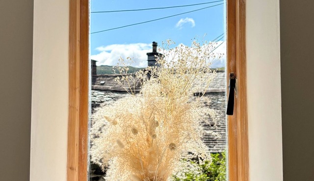 Charming Stone Cottage Getaway Fireplace A short stroll from centre of Dolgellau