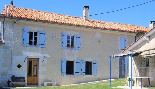 Charming Stone Cottage with Private Yard, Fireplace, and Family Amenities in Tranquil Setting