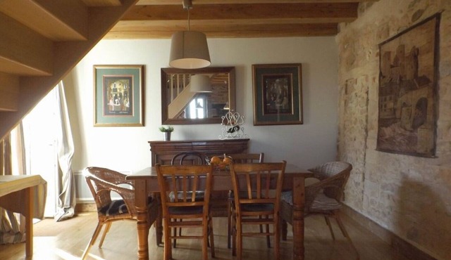 Charming stone cottage in heart of medieval town but close to countryside