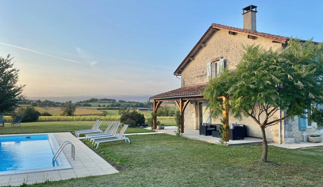 Charming stone farmhouse with private pool