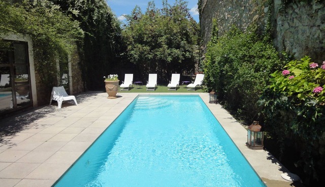 Charming stone cottage, pool, garden, 8 people, fully equipped