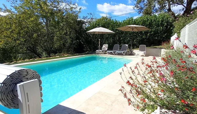 Charming stone house SARLAT - swimming pool, walking distance to town center & peaceful setting