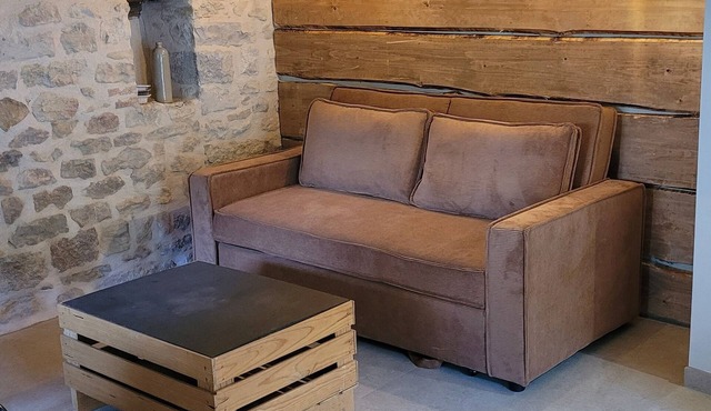 Charming stone house with direct access to hiking trails