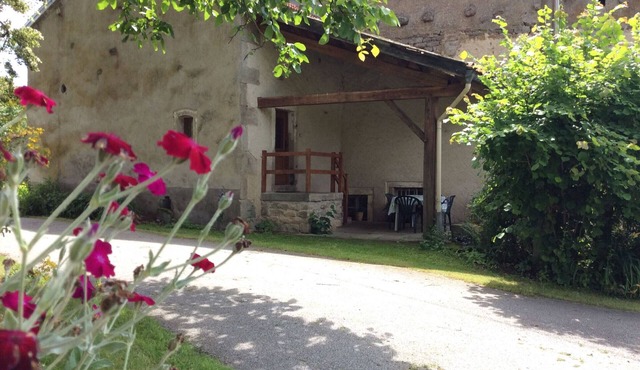 Charming Stone House with Canal Access, Terrace, and Proximity to Epinal