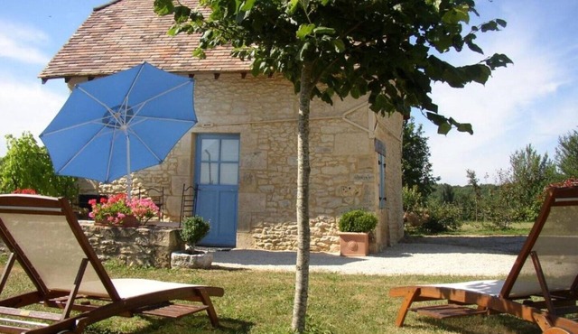 Charming stone house for 2 people in Montignac- Lascaux