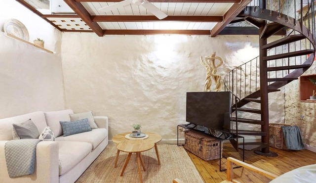 Charming Stone House near Beach Retreat