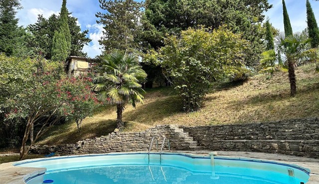 Charming stone house with swimming pool, wooded grounds, breathtaking view in Provence
