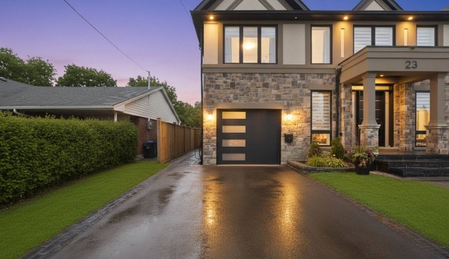 Charming Streetsville 2BR Suite Parking & Laundry