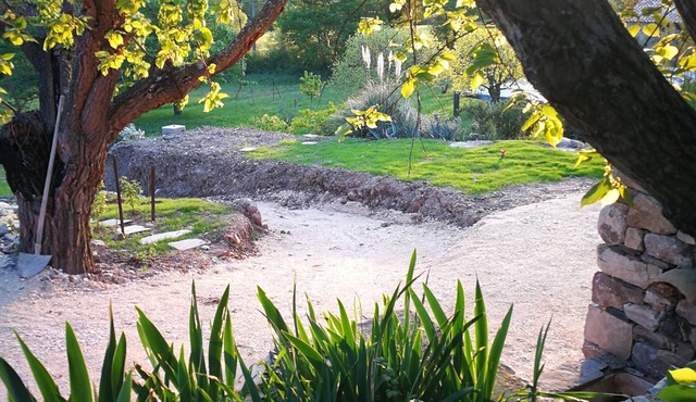 Charming studio 40m² with south facing garden Buis les Baronnies Provence