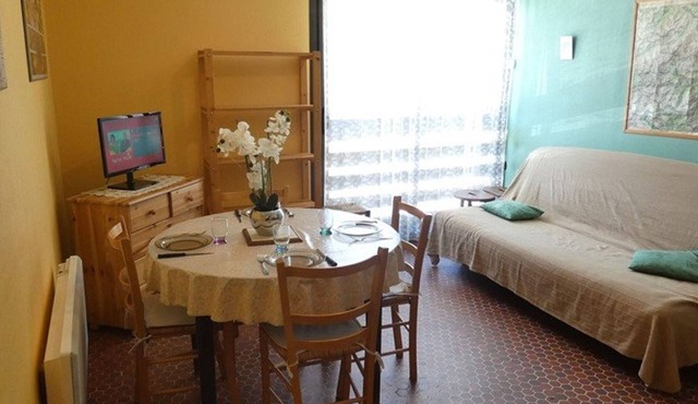 Charming Studio for 4 in Saint-Lary-Soulan - Near Slopes, Parking, South-West Exposure