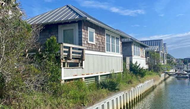 Charming Studio/Cottage in Marina BHI & Shoals Club Available