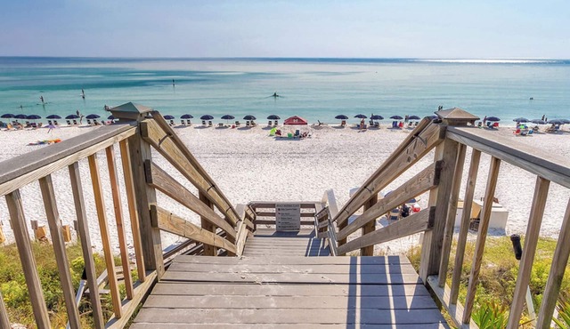 Charming Studio for 2 - Pool Views - Next Door to Alys!