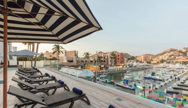 Charming Studio + 24/7 Concierge Club at Los Cabos