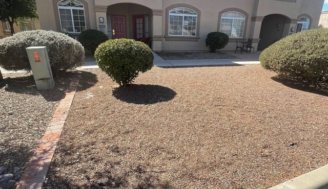 Charming studio apartment minutes from golfing and hiking.