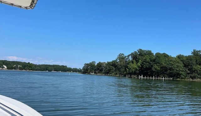 Charming studio apartment water front on Cranes Creek Just off Ingram Bay