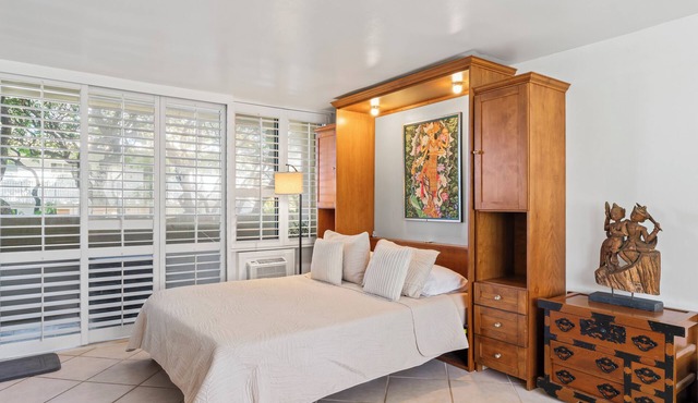 Charming Studio Apartment with WiFi, AC in beautiful Diamond Head Beach Park!