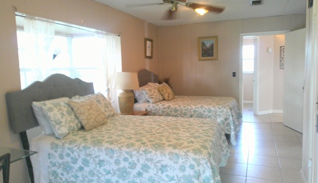 Charming Studio apartment with AC, WiFi in delightful Orlando