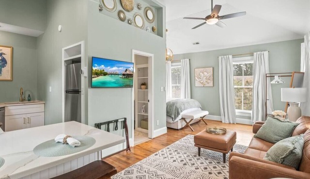 Charming Studio Apt in Downtown Raleigh-Walkable location!