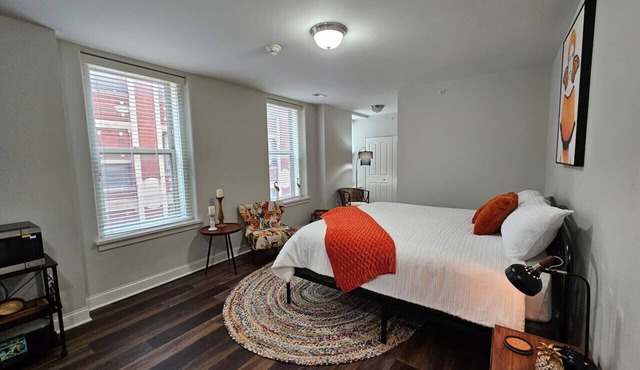 Charming Studio at The Inman - 212
