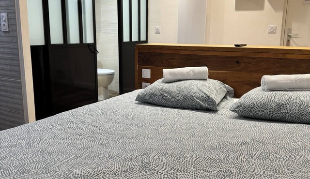 Charming Studio for 2 Guests – Quai de Saône