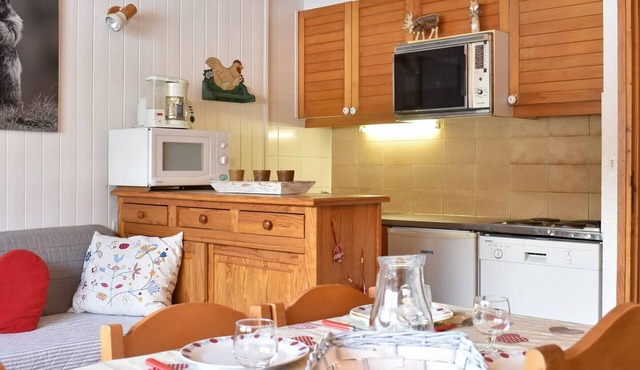 Charming Studio for 4 in Meribel, Near Slopes and Shops