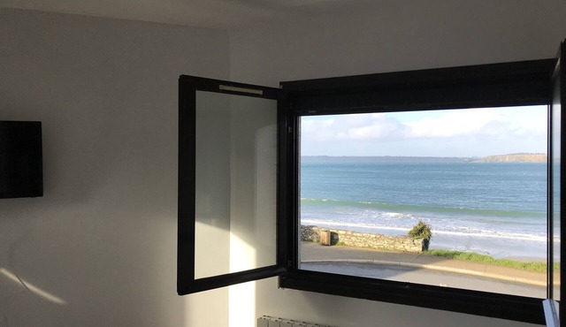 CHARMING STUDIO FACING THE BEACH FOR 2 PEOPLE NEW BEDDING 160*200