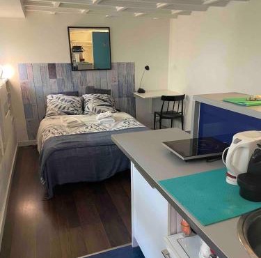 Charming Studio on House Boat