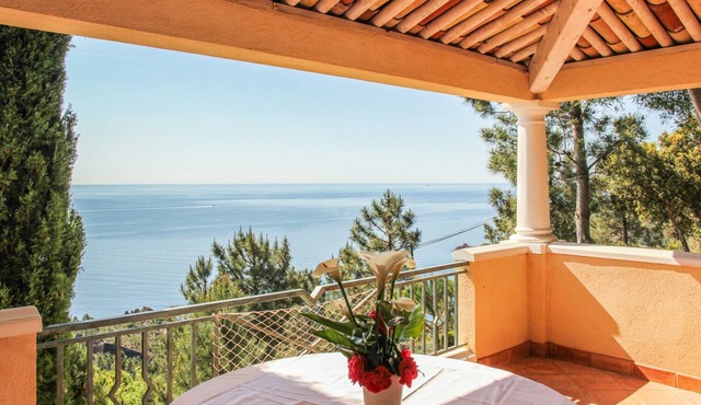CHARMING STUDIO 28m2 terrace 22m2 PANORAMA MER/MASSIF DE L'ESTEREL