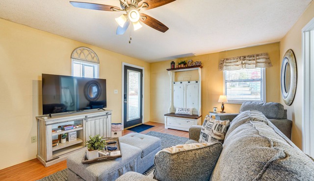 Charming Studio Home 12 Mi to Eureka Springs!