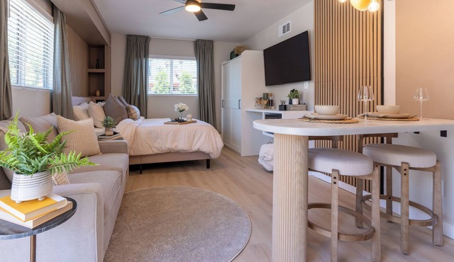 Charming studio in delightful Escondido with AC