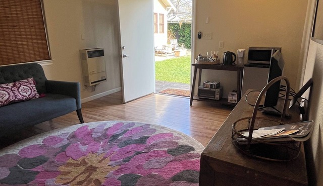 Charming studio in enchanting Napa walking distance to downtown