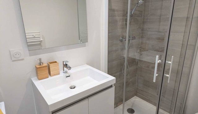 Charming Studio in Châteauroux - Cozy Stay with Free Parking & Modern Comforts